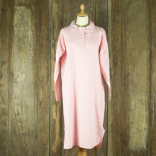 Afbeelding in Gallery-weergave laden, Flanellen nachthemd voor dames in roze-witte ruit